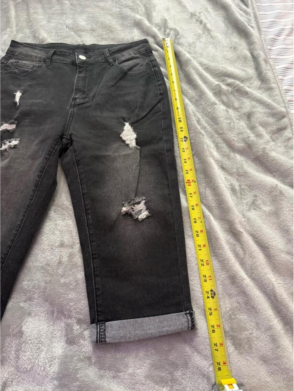 SHEIN Black Distressed Ankle Cropped Jeans - Picture 2 of 5